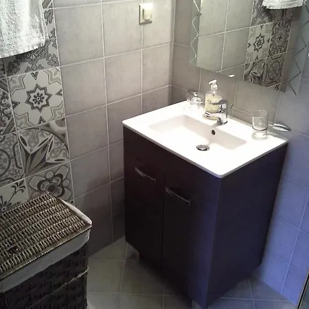 Gianna's * Alexandros